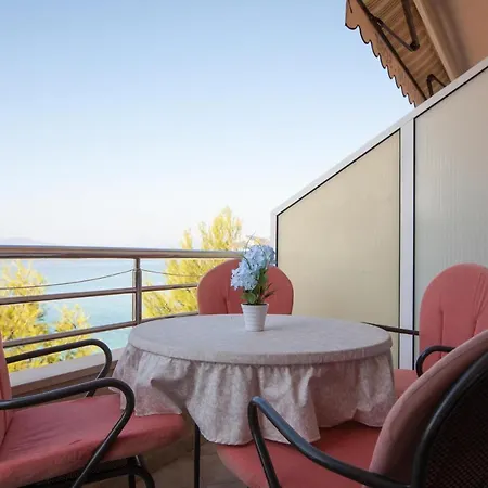 Marijan - Beachfront Appartement
