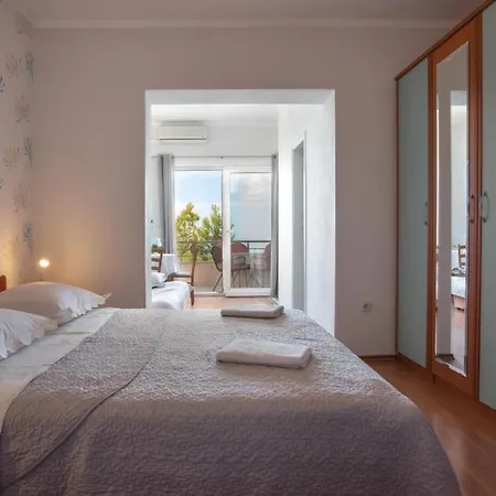 Appartement Marijan - Beachfront *