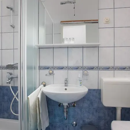 Appartement Marijan - Beachfront *