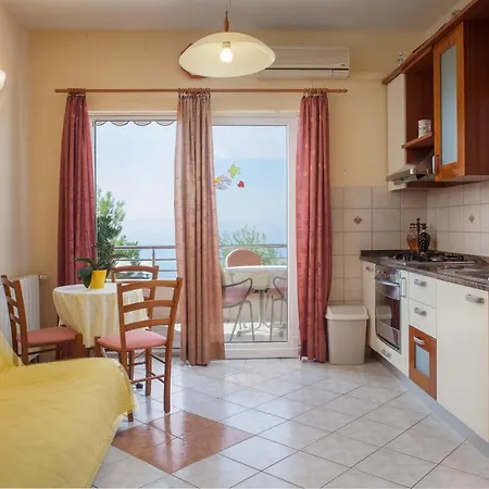 Marijan - Beachfront Appartement