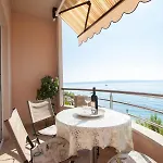 Marijan - Beachfront Apartament *