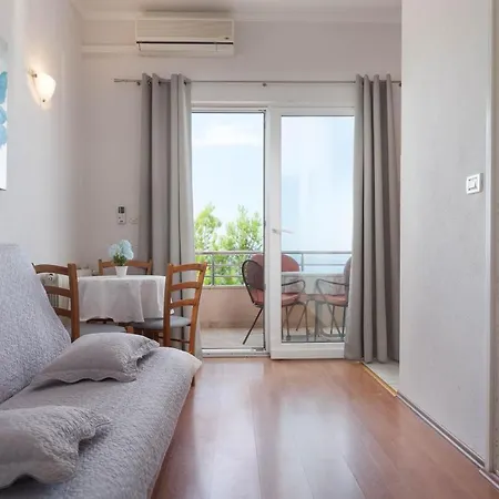 Apartment Marijan - Beachfront