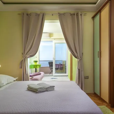 Marijan - Beachfront * Tučepi