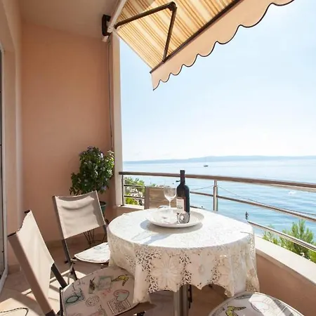 Marijan - Beachfront Apartamento *