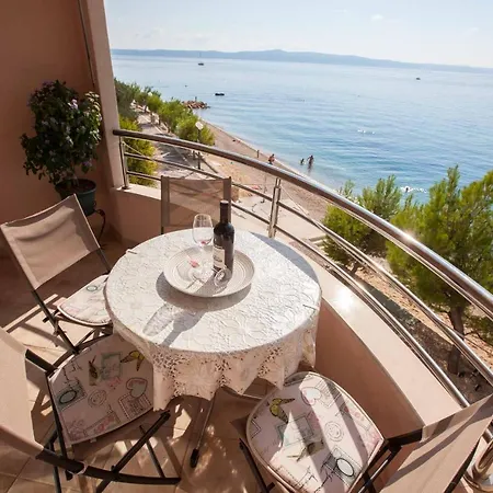 Marijan - Beachfront Apartament