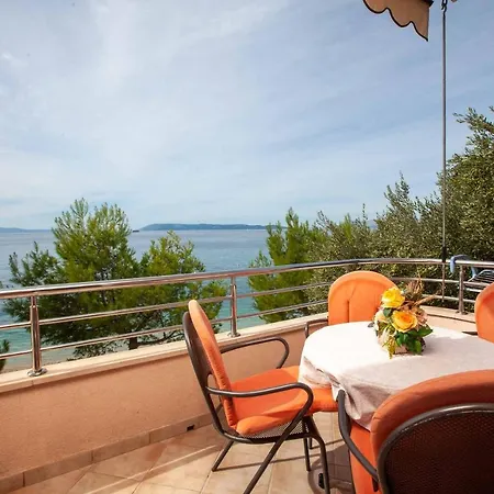 Marijan - Beachfront Apartmán