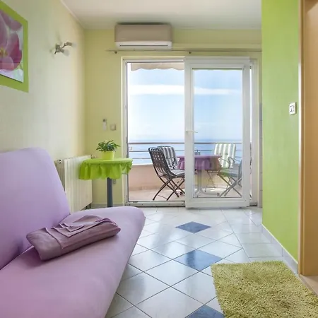 Marijan - Beachfront * Tučepi