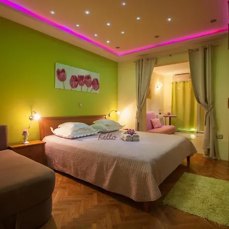 Marijan - Beachfront Apartment