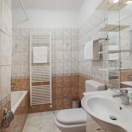 Marijan - Beachfront Apartmán