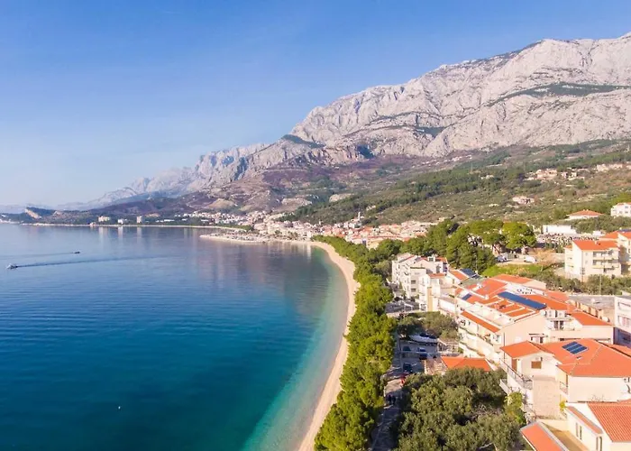 Marijan - Beachfront Apartment